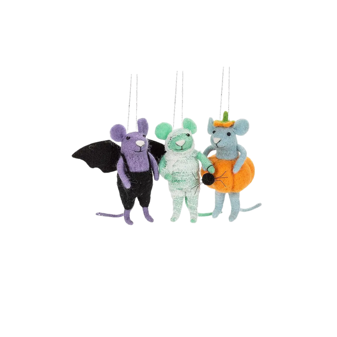 Mouse in Halloween Costume