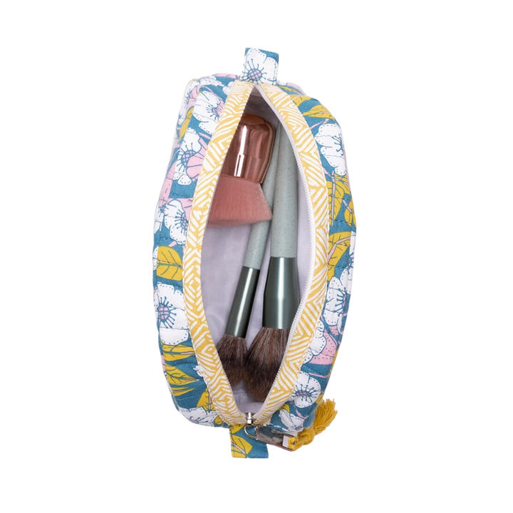Evangeline Small Quilted Scallop Zipper Pouch