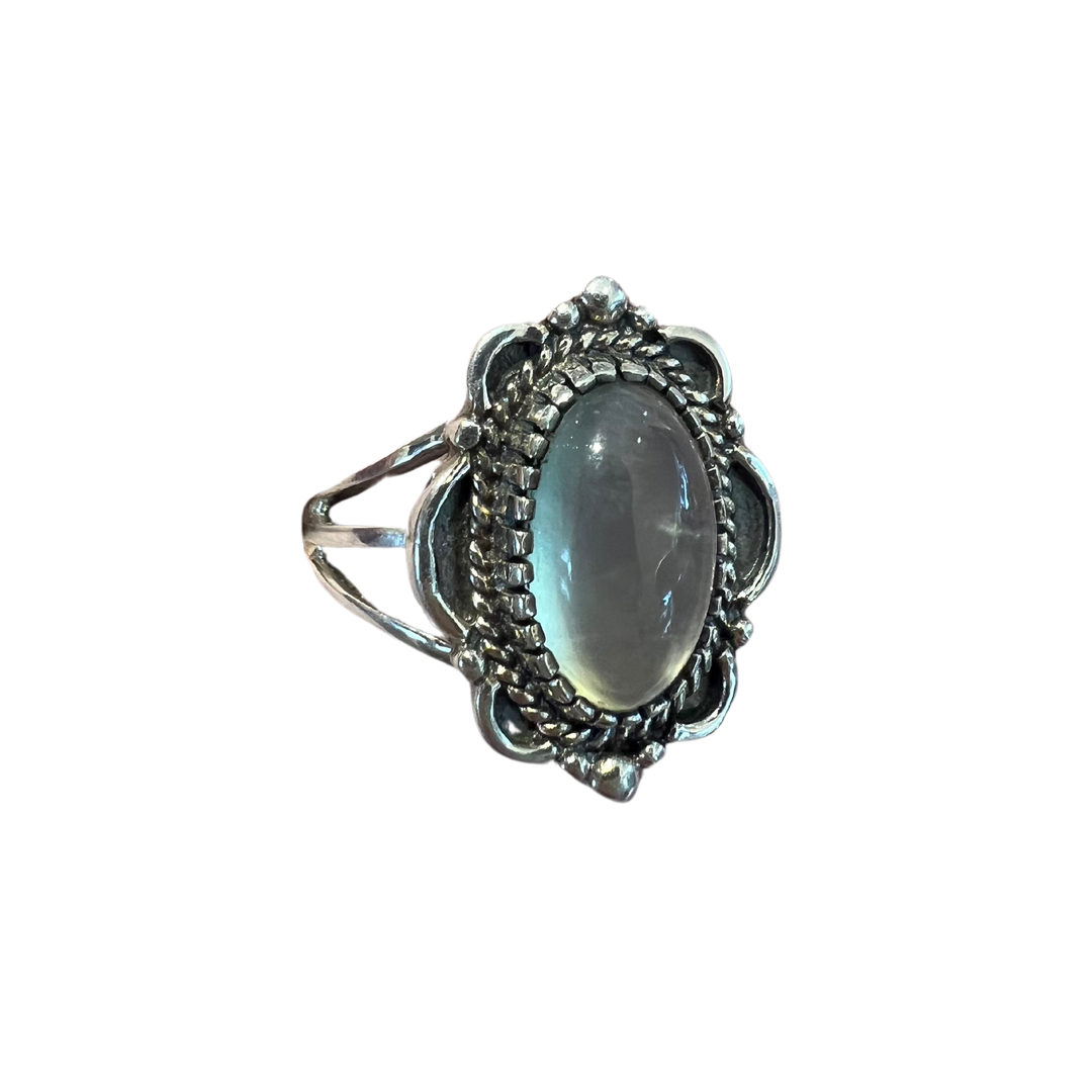 Oval Moonstone 925 Sterling Silver Ring - Size 8