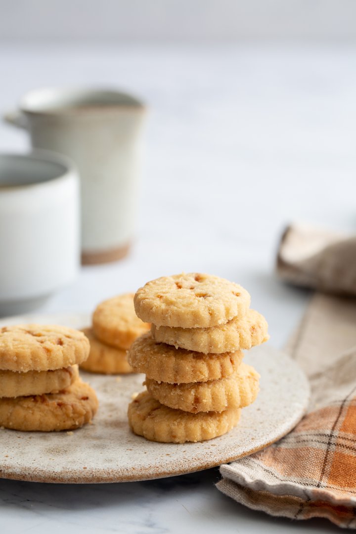 Salted Caramel Shortbread Cookies