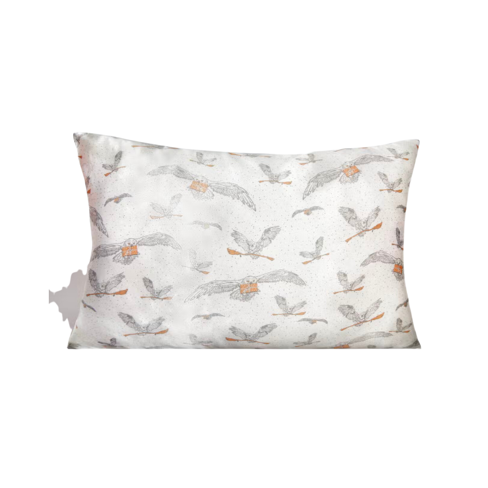 White Satin Pillowcase with illustrated owls. From the Kitsch x Harry Potter collection.