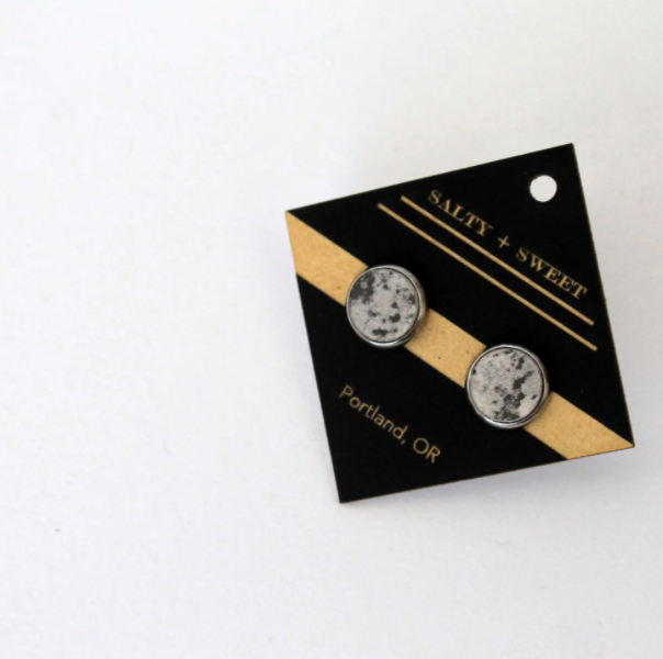 Memphis Stud Earrings: Gray Granite