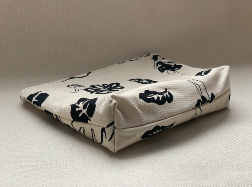Zipper Pouch - Ladies and Leaves