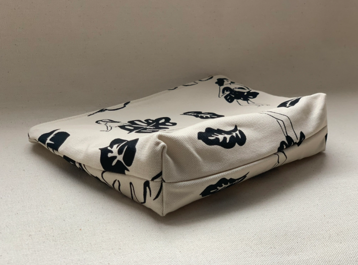 Zipper Pouch - Ladies and Leaves