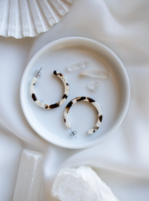 Nora Hoop Earrings in Coco Cream