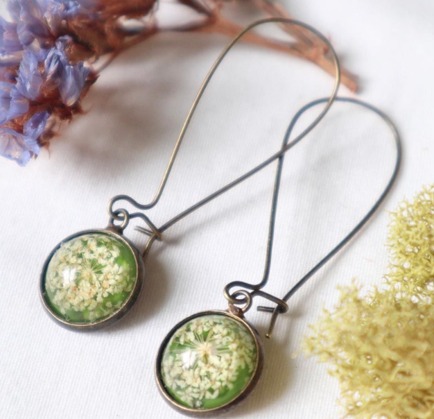 Queen Anne's Lace Small Resin Drop Earrings