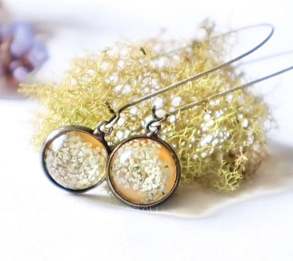 Queen Anne's Lace Small Resin Drop Earrings
